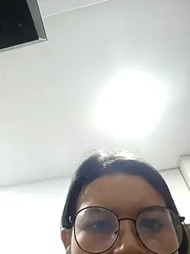 azumiichan online show from November 12, 2025, 12:37 am