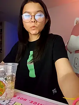 azumiichan online show from November 26, 2025, 12:10 am