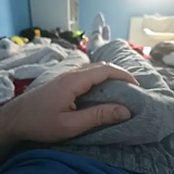 tibi2003 10 online show from November 22, 2025, 9:19 am