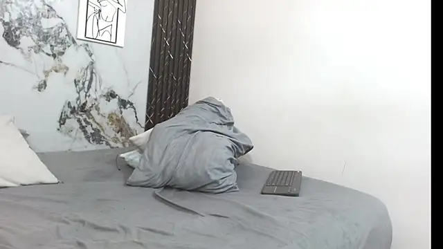 adaraacox online show from October 5, 2025, 11:17 pm