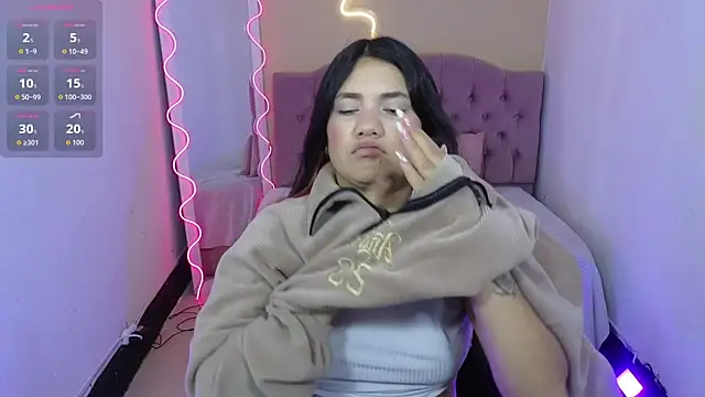 Chiara tay online show from November 23, 2025, 3:05 am