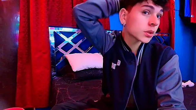 Snapshot of Luke_Howland chatting on February 19, 2026, 2:52 am Luke Howland online show from February 19, 2026, 2:52 am