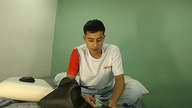 danielitopapuu online show from February 5, 2026, 4:19 am