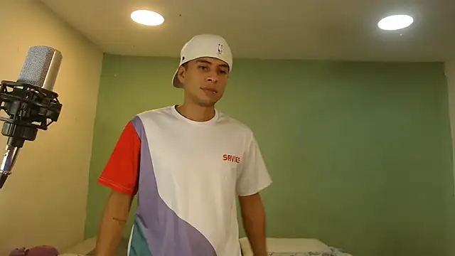 danielitopapuu online show from June 12, 2026, 1:25 am