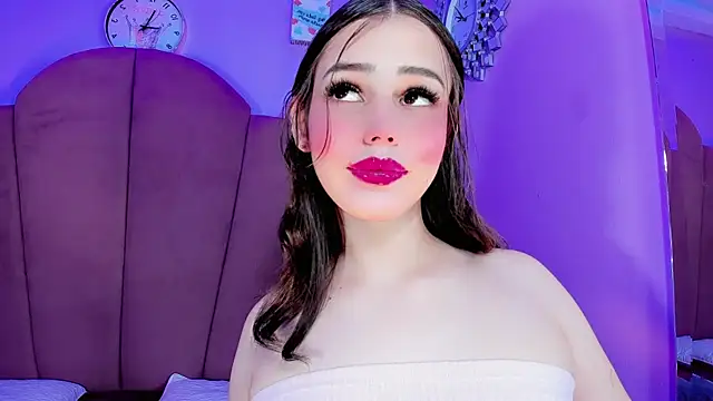 Snapshot of ValeriaAguilar chatting on September 21, 2025, 8:47 pm ValeriaAguilar online show from September 21, 2025, 8:47 pm