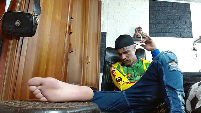 GeorgeZarrate online show from October 14, 2025, 9:47 pm