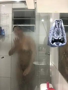 Snapshot of bellinii07 chatting on February 24, 2025, 4:05 am bellinii07 online show from February 24, 2025, 4:05 am