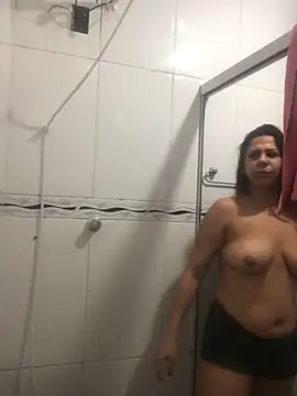 Snapshot of bellinii07 chatting on September 29, 2025, 8:47 pm bellinii07 online show from September 29, 2025, 8:47 pm