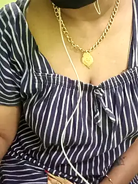 Aishu-tamil09 online show from December 21, 2024, 7:06 pm