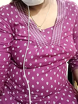 Aishu-tamil09 online show from February 25, 2025, 8:32 pm