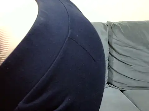 Snapshot of Pretty_lilly02 chatting on June 11, 2026, 7:44 pm Pretty lilly02 online show from June 11, 2026, 7:44 pm