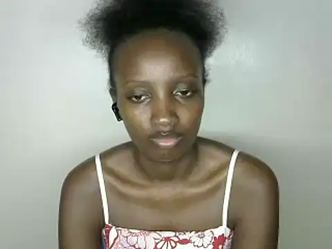 sweet-petite online show from December 30, 2024, 7:00 pm