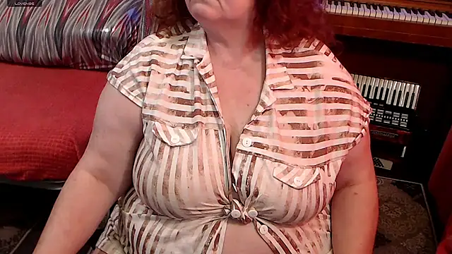 Snapshot of RoseRed69 chatting on February 24, 2026, 5:08 am RoseRed69 online show from February 24, 2026, 5:08 am