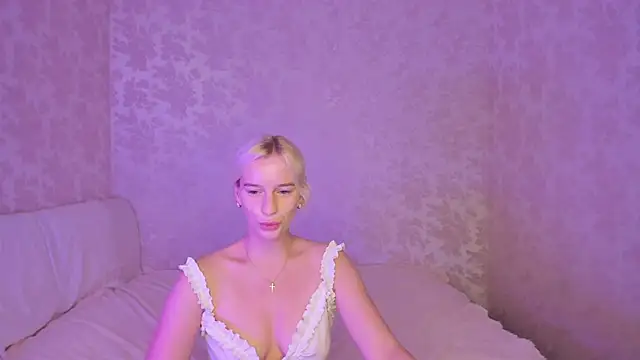 Amanda054 online show from September 10, 2025, 1:43 pm