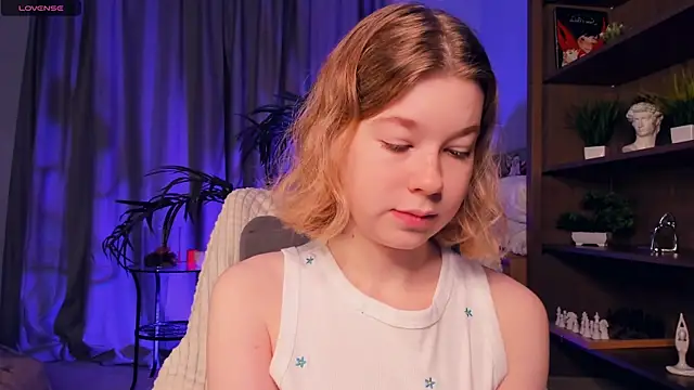 Snapshot of PollyHathor chatting on September 27, 2025, 9:54 pm PollyHathor online show from September 27, 2025, 9:54 pm