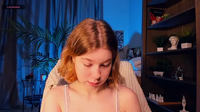 Snapshot of PollyHathor chatting on September 21, 2025, 9:42 pm PollyHathor online show from September 21, 2025, 9:42 pm