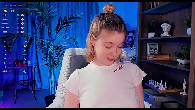 Snapshot of PollyHathor chatting on February 22, 2025, 1:22 am PollyHathor online show from February 22, 2025, 1:22 am