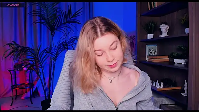 Snapshot of PollyHathor chatting on March 18, 2025, 9:21 pm PollyHathor online show from March 18, 2025, 9:21 pm