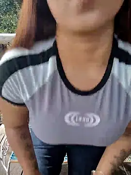 caro sweett online show from July 17, 2026, 8:06 pm
