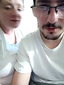 Snapshot of Coupleforever2 chatting on February 1, 2025, 9:29 pm Coupleforever2 online show from February 1, 2025, 9:29 pm