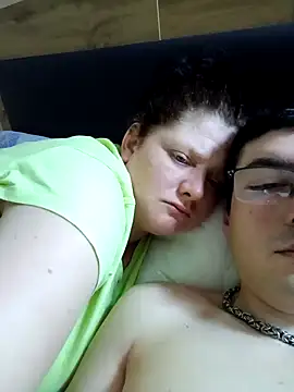 Snapshot of Coupleforever2 chatting on January 3, 2025, 8:54 pm Coupleforever2 online show from January 3, 2025, 8:54 pm