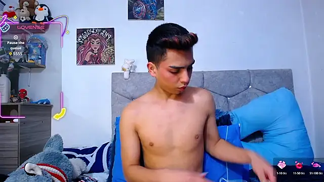 OwenBluee online show from March 6, 2026, 5:46 am