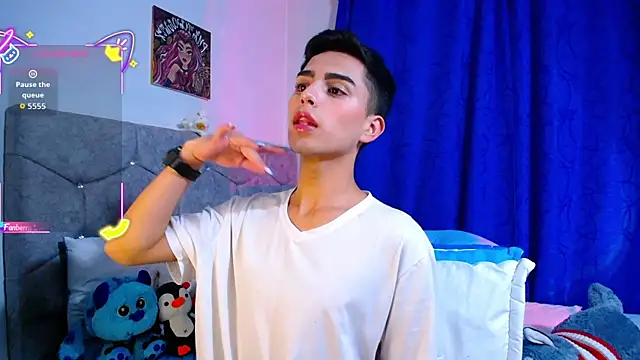 Snapshot of OwenBluee chatting on October 28, 2025, 2:56 am OwenBluee online show from October 28, 2025, 2:56 am