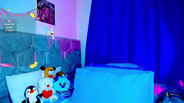 Snapshot of OwenBluee chatting on October 23, 2025, 5:39 am OwenBluee online show from October 23, 2025, 5:39 am