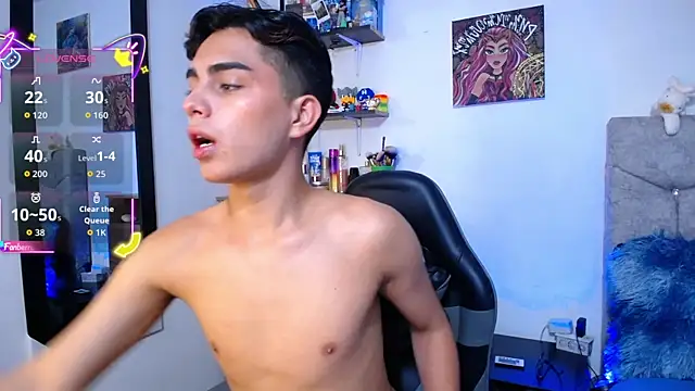 OwenBluee online show from April 10, 2026, 8:10 am