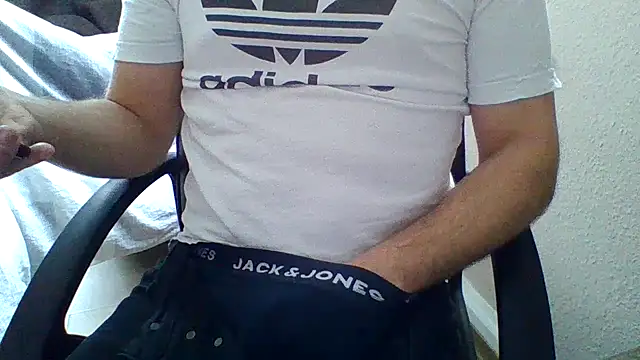 Snapshot of wixxer872302 chatting on January 12, 2025, 1:37 pm wixxer872302 online show from January 12, 2025, 1:37 pm