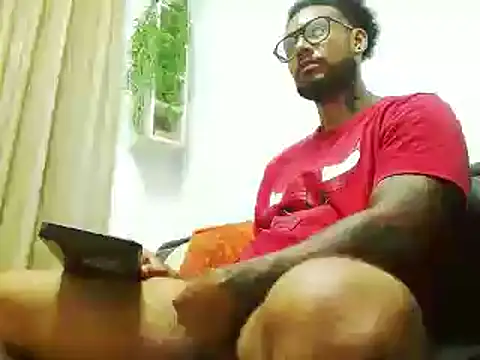 Snapshot of LewisStrong chatting on March 14, 2025, 7:44 pm LewisStrong online show from March 14, 2025, 7:44 pm