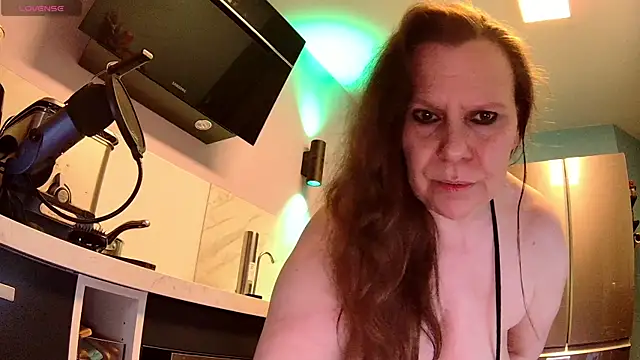 Snapshot of Endrocleia chatting on March 7, 2025, 7:49 pm Endrocleia online show from March 7, 2025, 7:49 pm