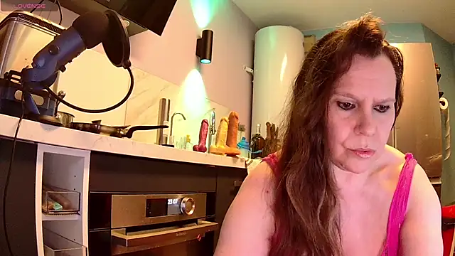 Snapshot of Endrocleia chatting on February 25, 2025, 10:09 pm Endrocleia online show from February 25, 2025, 10:09 pm