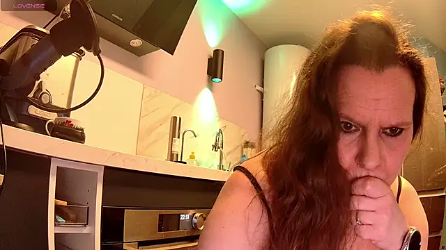 Snapshot of Endrocleia chatting on February 20, 2025, 9:53 pm Endrocleia online show from February 20, 2025, 9:53 pm