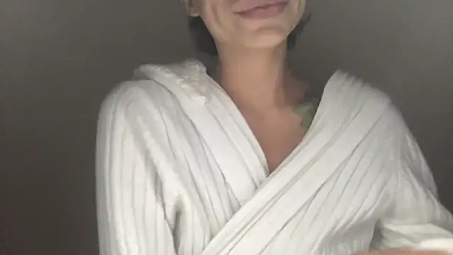 myloveforyouu online show from April 11, 2026, 12:53 pm