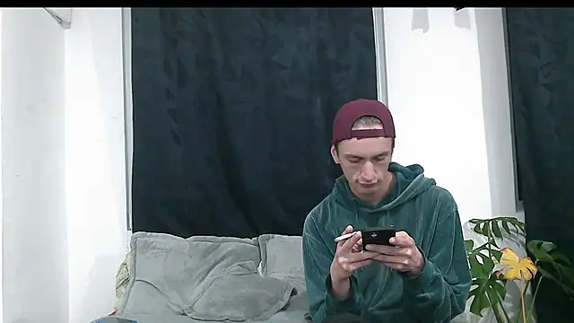 Dan Yagami online show from December 23, 2024, 2:02 am