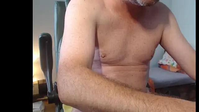 tuttiluss44 online show from May 16, 2026, 6:56 am