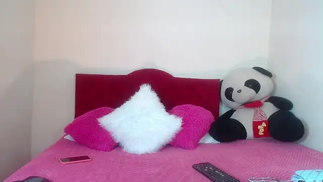 Snapshot of Luluu_08 chatting on March 17, 2025, 1:18 pm Luluu 08 online show from March 17, 2025, 1:18 pm