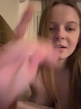 wrenlie online show from October 3, 2025, 5:47 pm