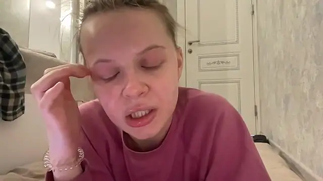 wrenlie online show from April 13, 2026, 9:08 pm