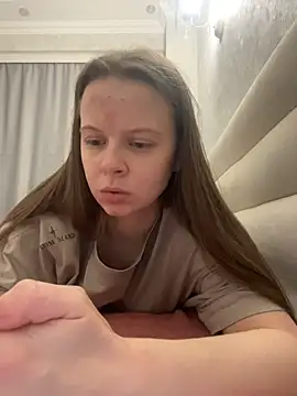 wrenlie online show from December 15, 2025, 3:01 am