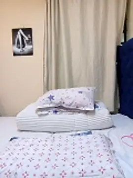 Sexyxcurves online show from April 12, 2026, 8:50 am