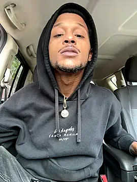 rayyymack online show from October 15, 2025, 4:04 pm