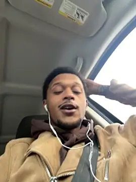 Snapshot of rayyymack chatting on February 6, 2026, 2:57 pm rayyymack online show from February 6, 2026, 2:57 pm