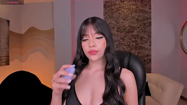 ValeriaRiveraX online show from October 31, 2025, 4:20 am