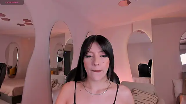 ValeriaRiveraX online show from March 1, 2026, 4:23 am