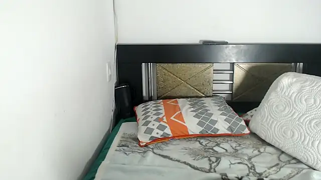 Snapshot of Babylin77 chatting on January 16, 2026, 5:11 am Babylin77 online show from January 16, 2026, 5:11 am