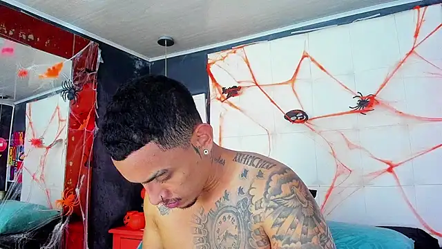 Damian09  online show from October 28, 2025, 4:35 am