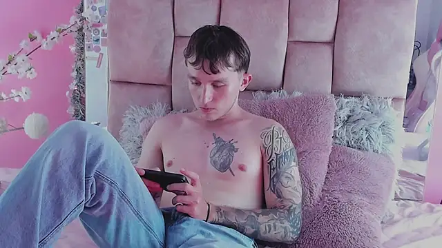 Dylanwhite23  online show from November 9, 2025, 8:13 pm