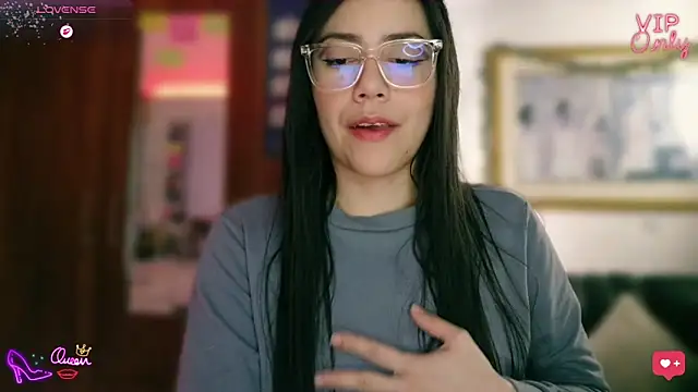 LauGrayJ online show from April 5, 2026, 8:43 am